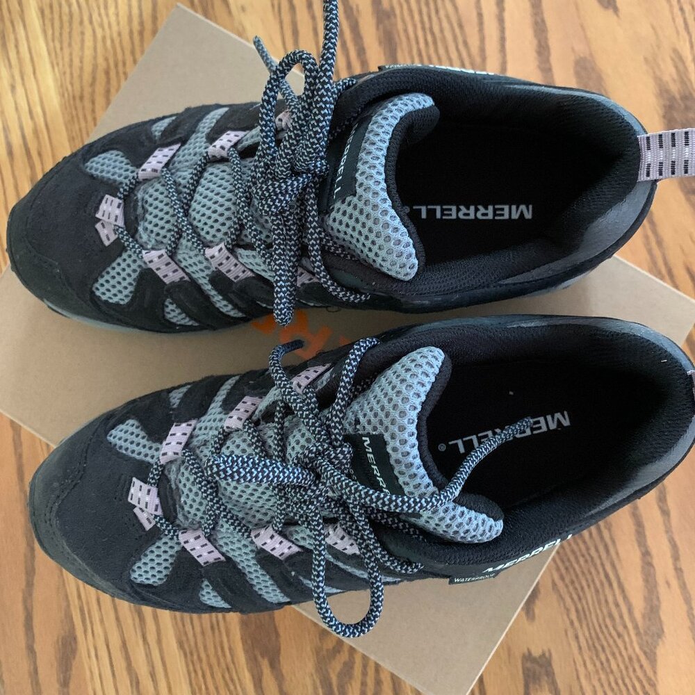women's Merrell  Alverstone 2 W P Black  size 8